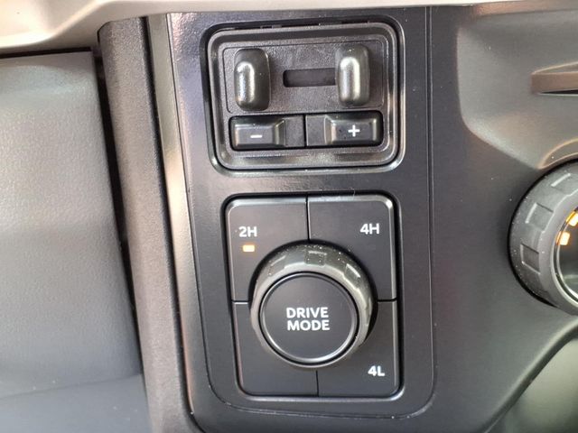Used 2024 Ford F-550 - photo 26