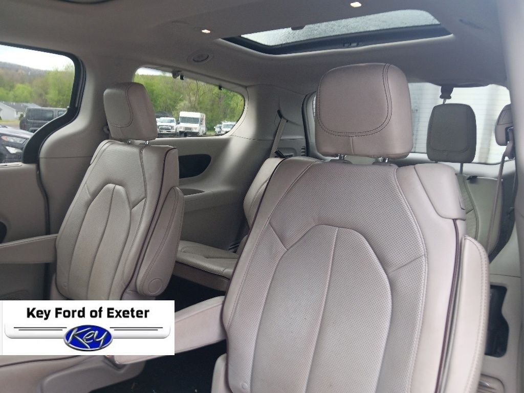 Used 2018 Chrysler Pacifica - photo 18