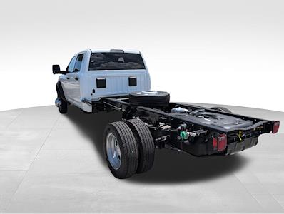 2025 Ram 5500 Crew Cab DRW 4x4 Cab Chassis for sale #C250406 - photo 2