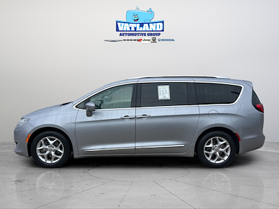 Used 2019 Chrysler Pacifica Touring L Plus Minivan for sale #C250527A - photo 2
