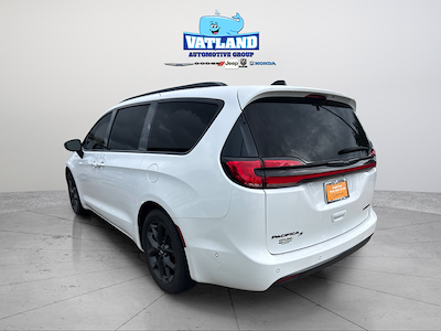 2024 Chrysler Pacifica FWD Minivan for sale #C260579A - photo 2