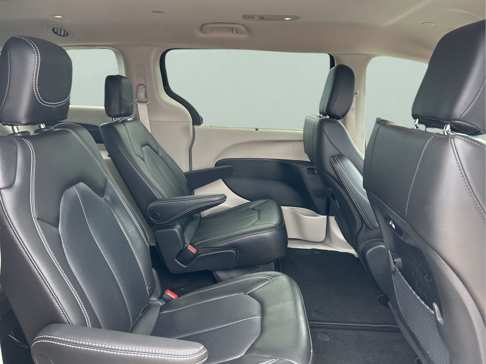 Used 2023 Chrysler Pacifica - photo 14