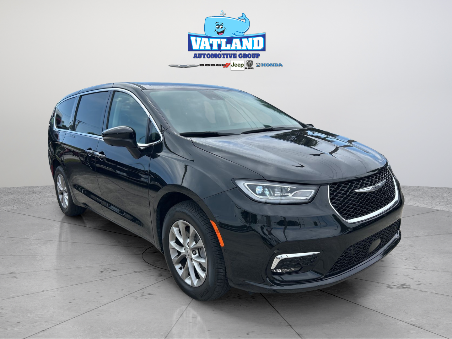 Used 2023 Chrysler Pacifica - photo 9
