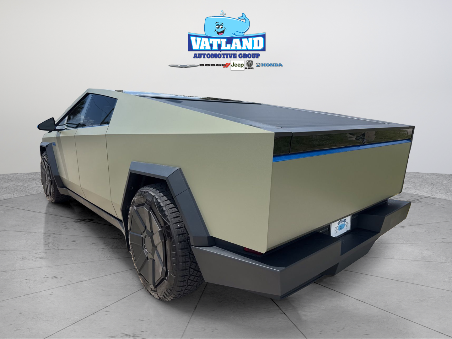 Used 2024 Tesla Cybertruck - photo 8