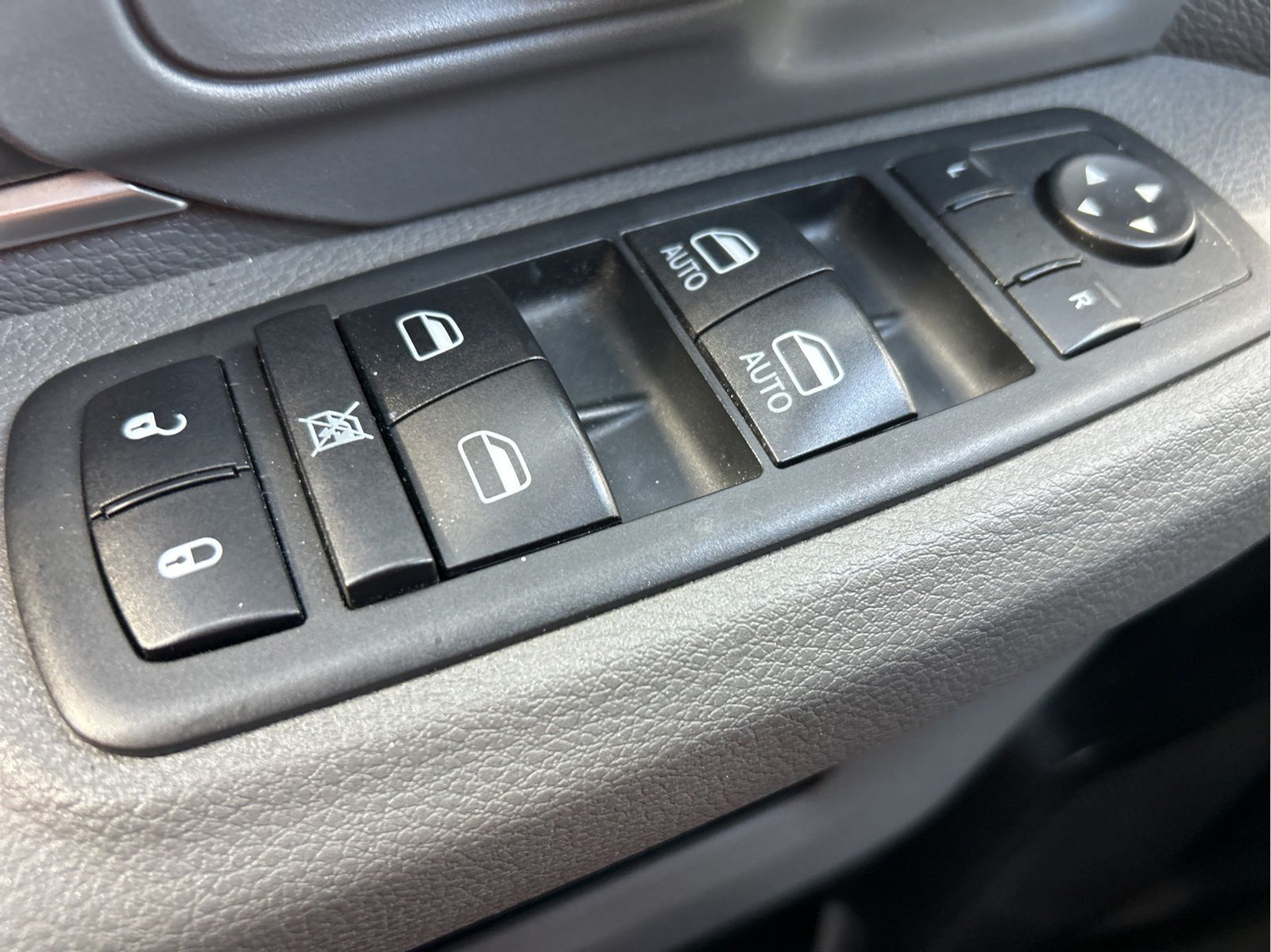 Used 2020 Ram 1500 - photo 24