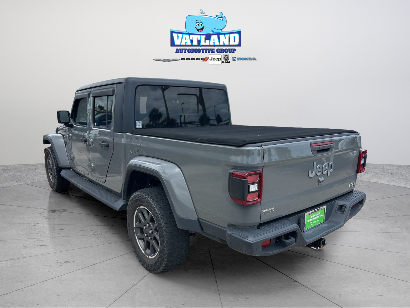 Used 2020 Jeep Gladiator - photo 2