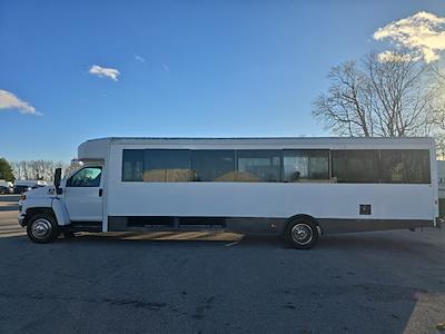 2003 Chevrolet Kodiak C5500 Regular Cab 4x2 Shuttle Bus for sale #515520 - photo 2