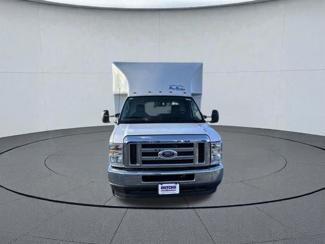 New 2025 Ford E-450 - photo 9