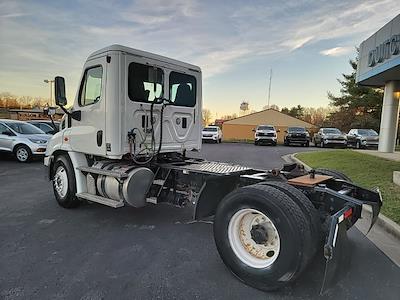 2015 Freightliner Cascadia Day Cab 4x2 Semi Truck for sale #DGK8172 - photo 2