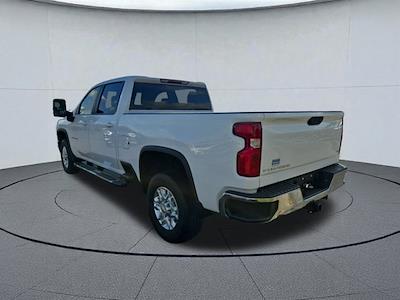 Used 2024 Chevrolet Silverado 2500 LT Crew Cab for sale #248795 - photo 2