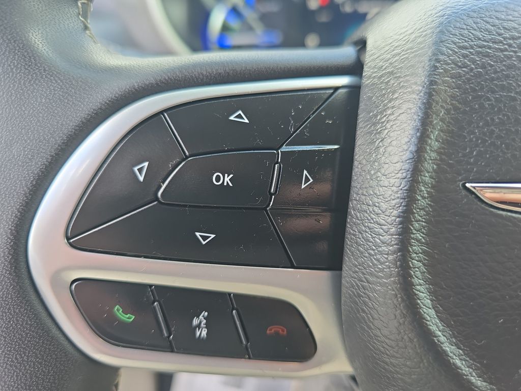 Used 2023 Chrysler Pacifica - photo 27
