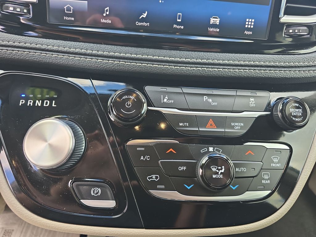 Used 2023 Chrysler Pacifica - photo 30