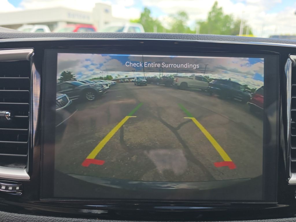 Used 2023 Chrysler Pacifica - photo 36