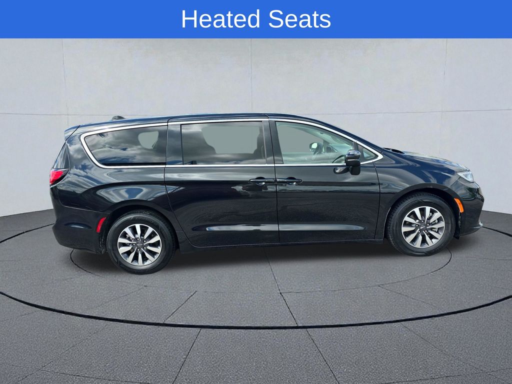 Used 2023 Chrysler Pacifica - photo 9