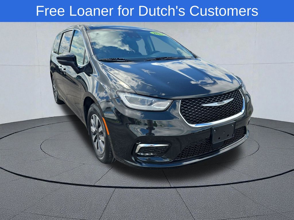 Used 2023 Chrysler Pacifica - photo 10