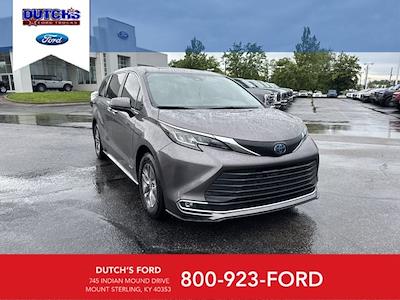 Used 2021 Toyota Sienna XLE Minivan for sale #Q002115 - photo 1