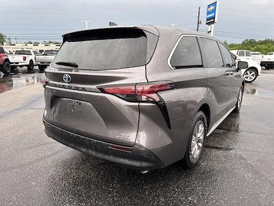 Used 2021 Toyota Sienna XLE Minivan for sale #Q002115 - photo 2