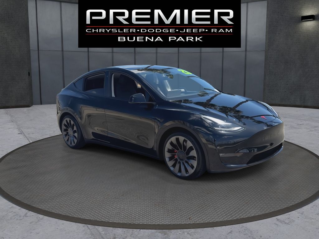 Used 2023 Tesla Model Y - photo 2