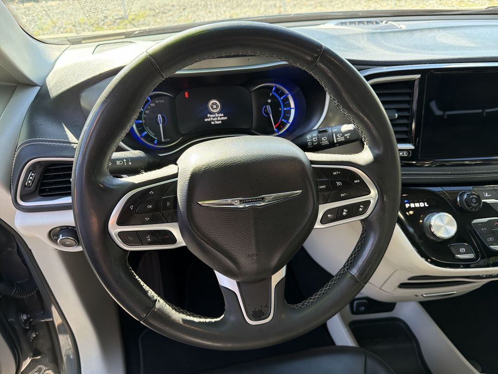 Used 2023 Chrysler Pacifica - photo 13