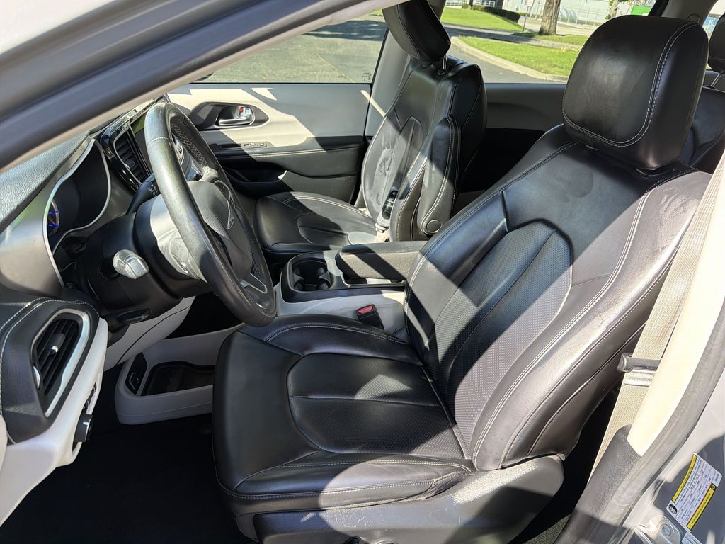 Used 2023 Chrysler Pacifica - photo 15