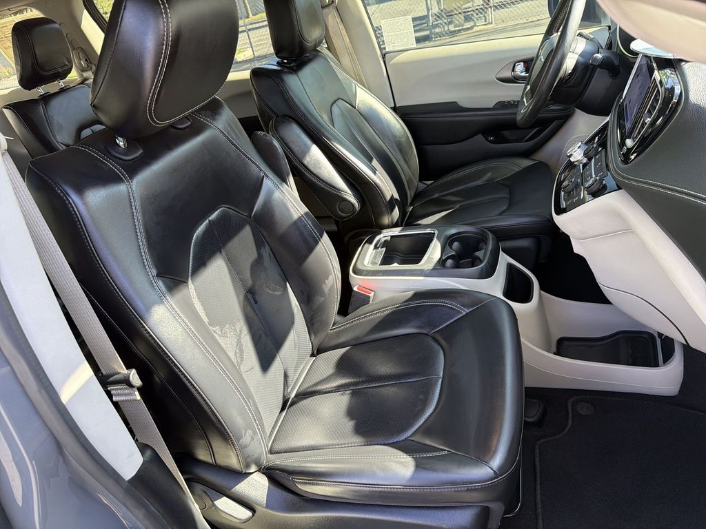Used 2023 Chrysler Pacifica - photo 27