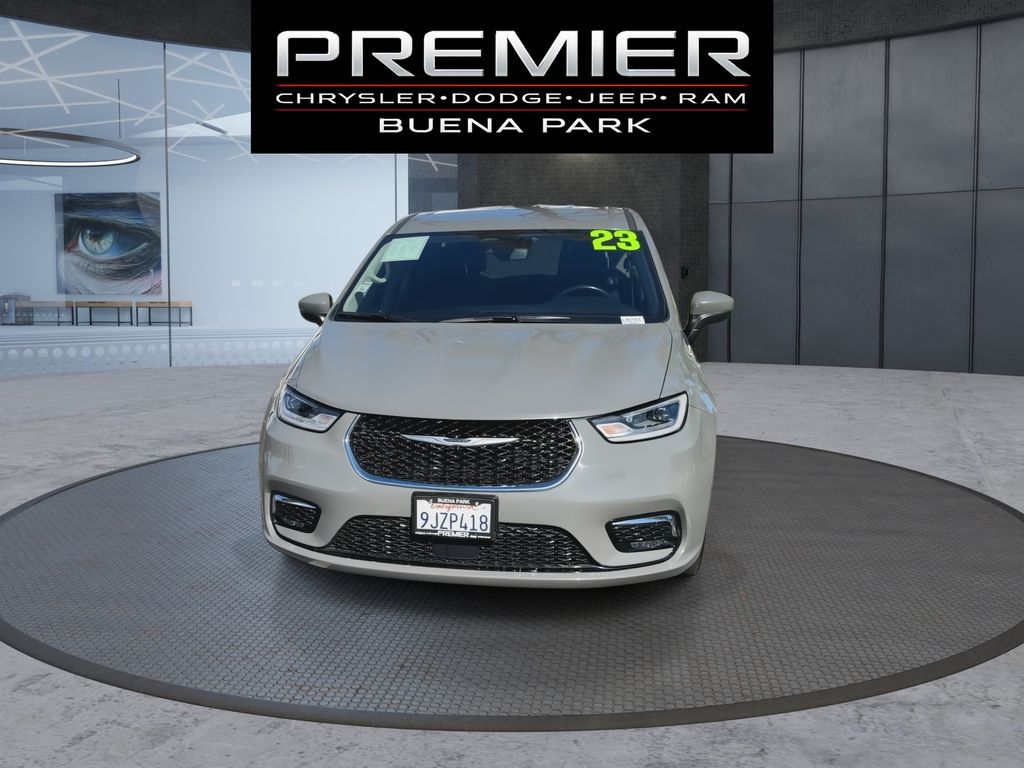 Used 2023 Chrysler Pacifica - photo 5