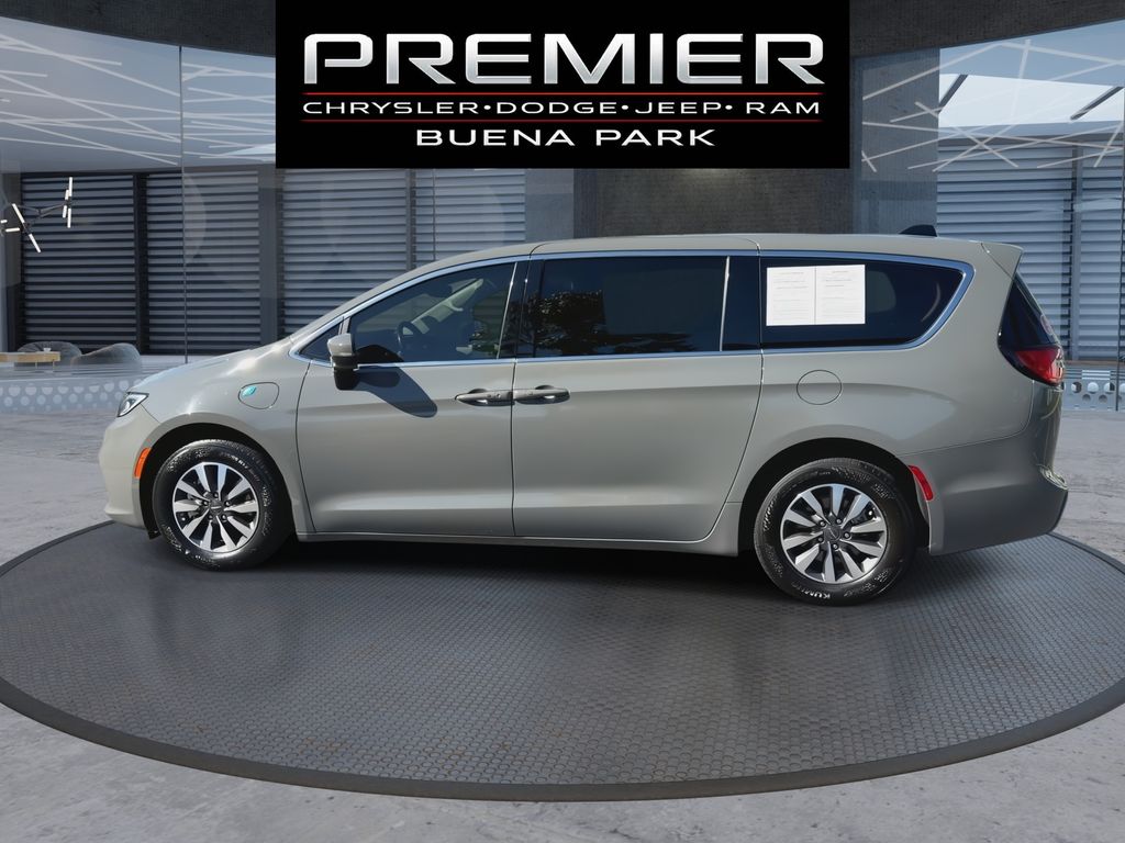 Used 2023 Chrysler Pacifica - photo 7