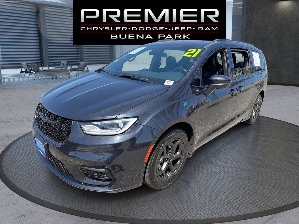 Used 2021 Chrysler Pacifica - photo 1