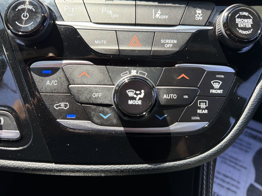 Used 2021 Chrysler Pacifica - photo 19