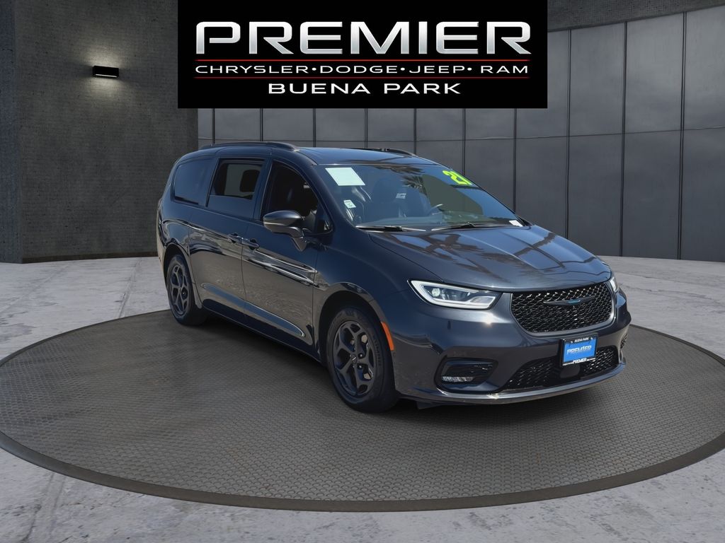 Used 2021 Chrysler Pacifica - photo 2
