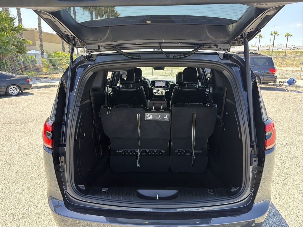 Used 2021 Chrysler Pacifica - photo 23