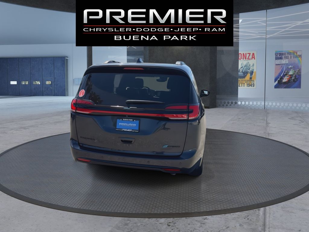 Used 2021 Chrysler Pacifica - photo 9