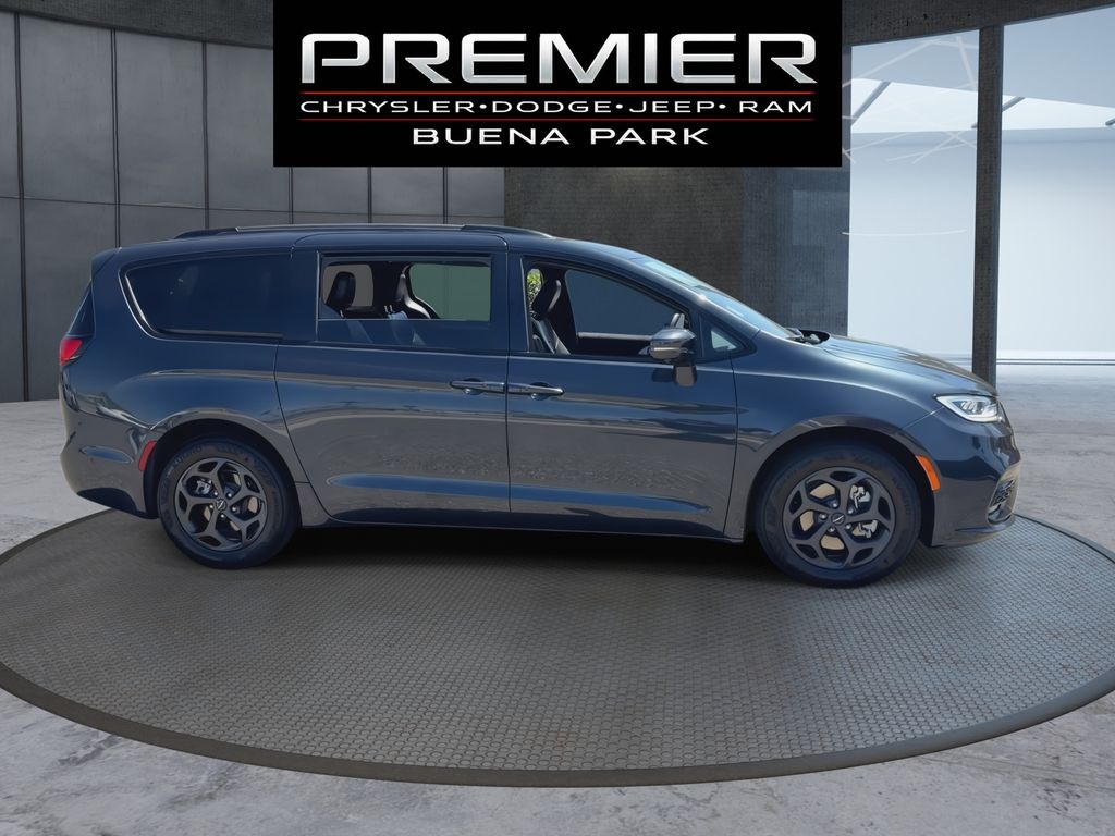 Used 2021 Chrysler Pacifica - photo 11