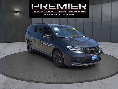 Used 2021 Chrysler Pacifica - photo 2
