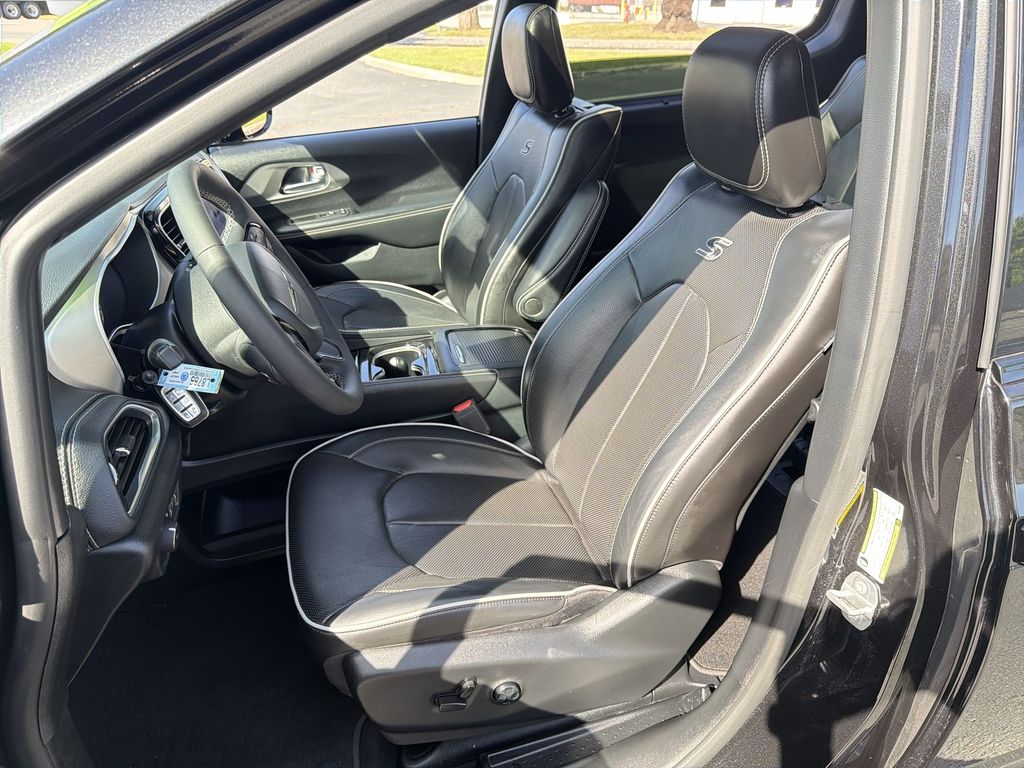 Used 2022 Chrysler Pacifica - photo 15