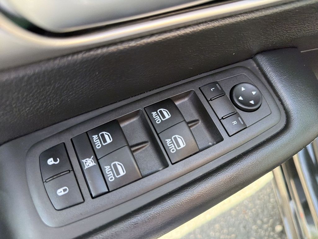 Used 2022 Chrysler Pacifica - photo 17