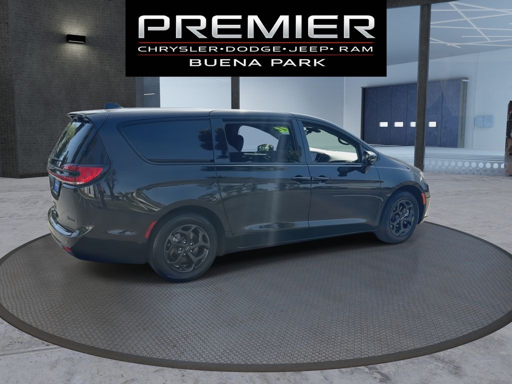 Used 2022 Chrysler Pacifica - photo 10