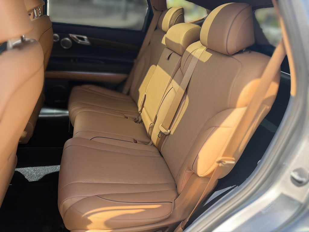 Used 2022 Genesis GV80 - photo 26