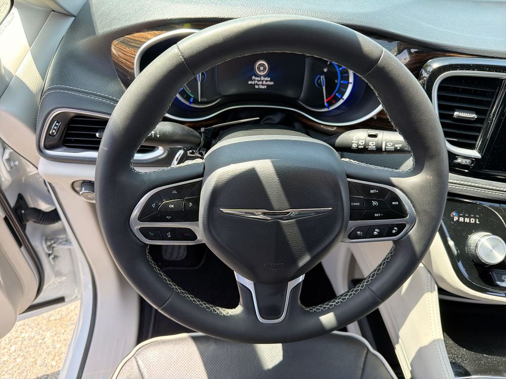 Used 2023 Chrysler Pacifica - photo 13
