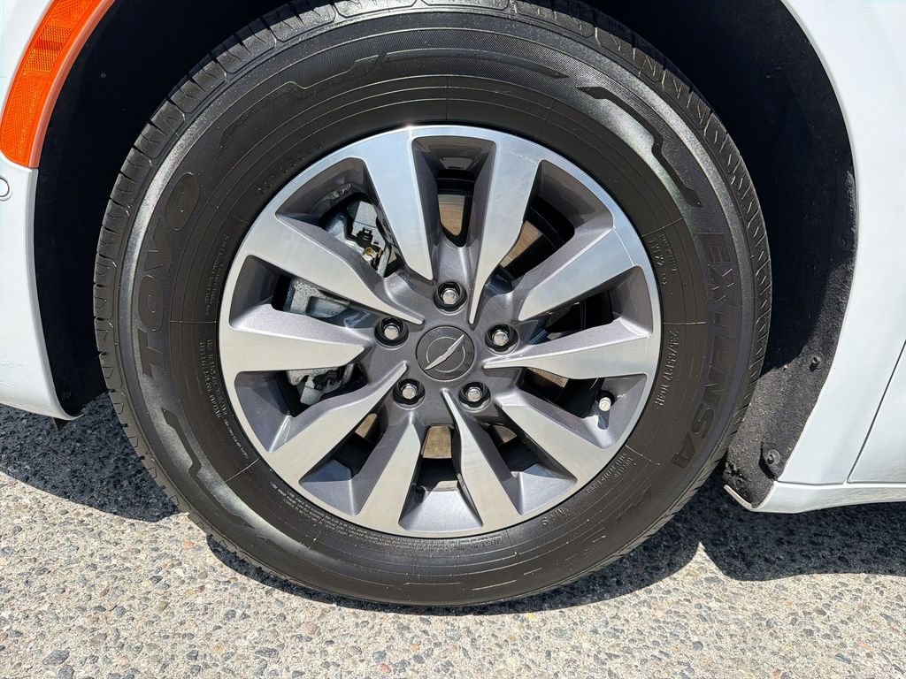 Used 2023 Chrysler Pacifica - photo 21