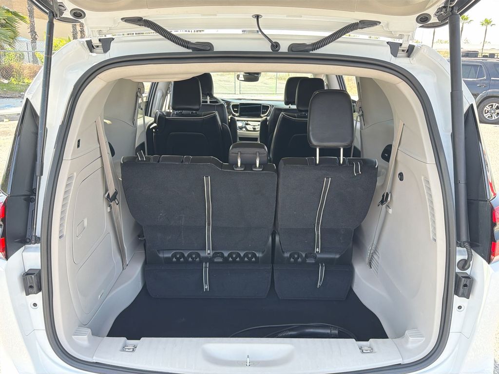 Used 2023 Chrysler Pacifica - photo 23