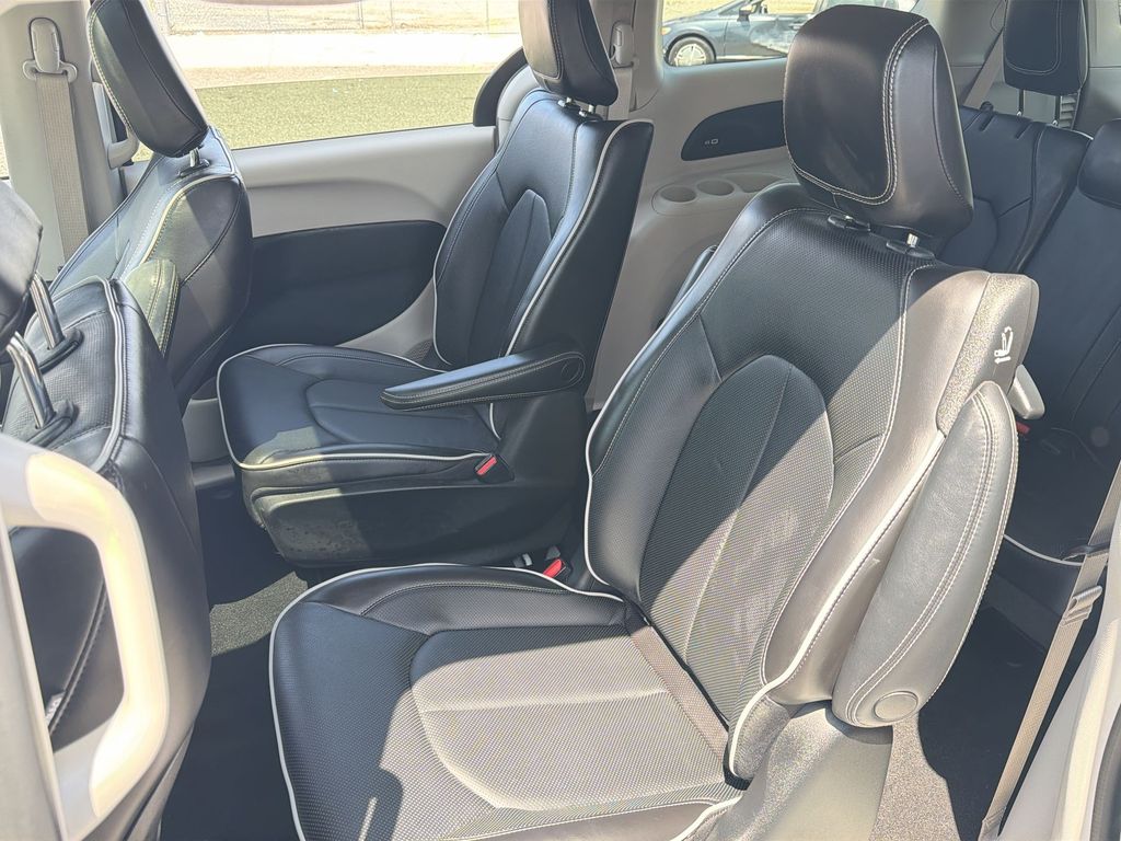 Used 2023 Chrysler Pacifica - photo 27