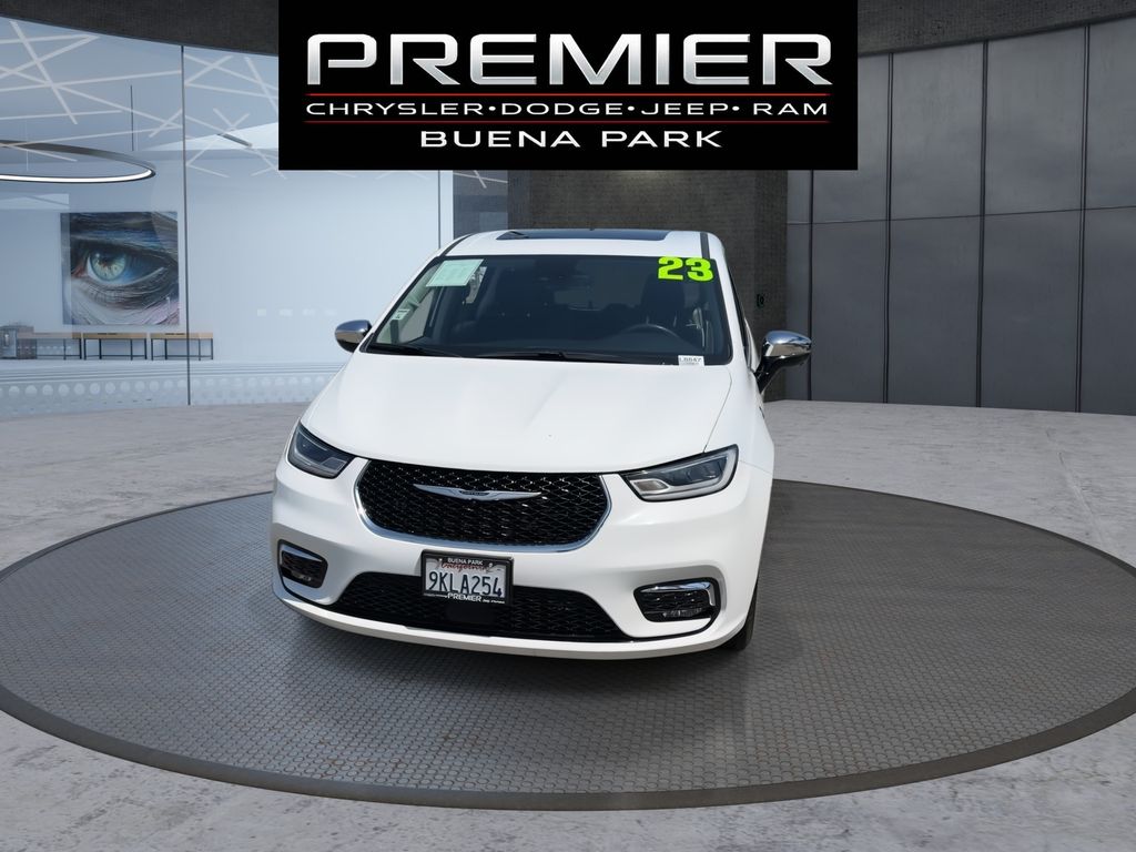 Used 2023 Chrysler Pacifica - photo 5