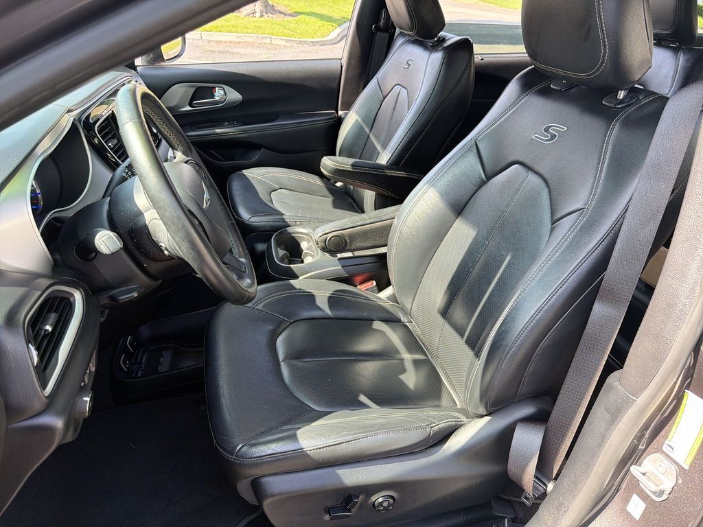 Used 2020 Chrysler Pacifica - photo 15