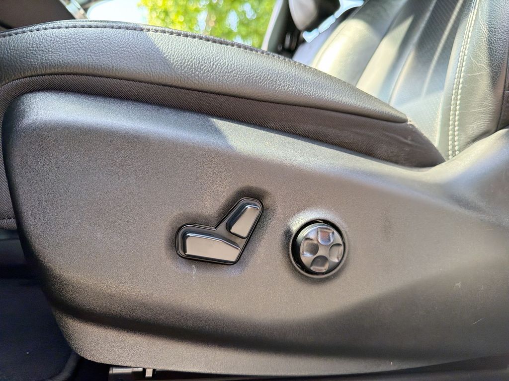 Used 2020 Chrysler Pacifica - photo 16
