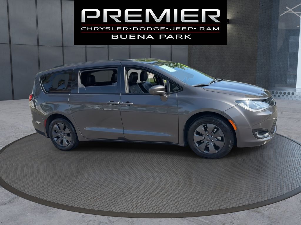 Used 2020 Chrysler Pacifica - photo 5