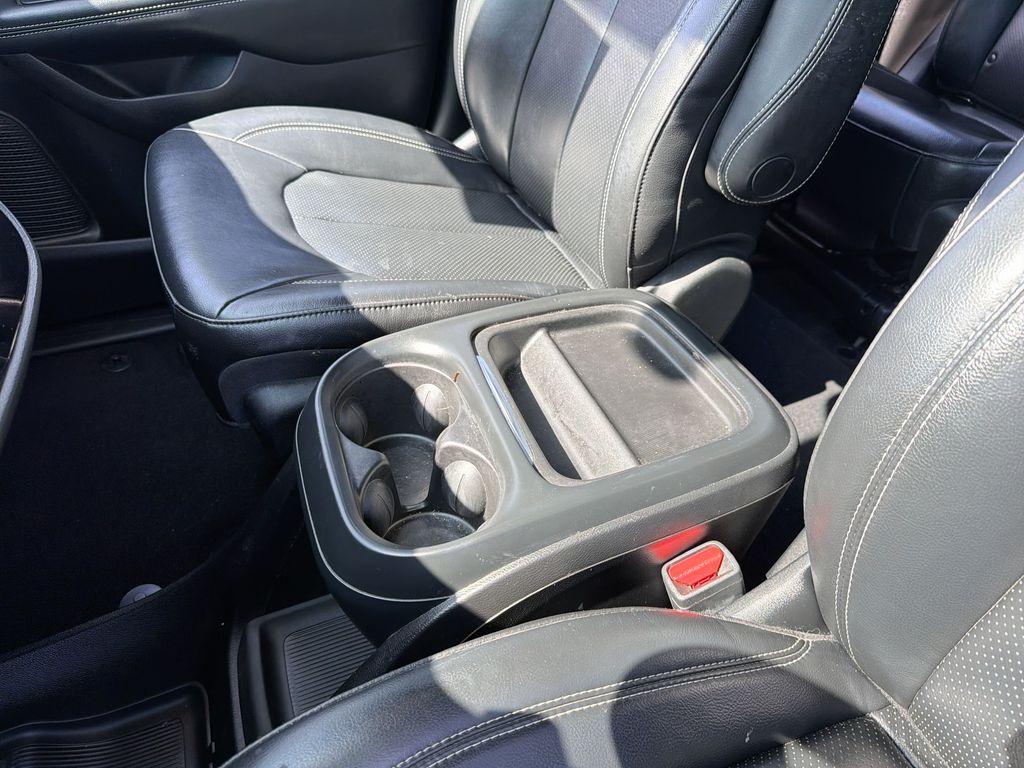 Used 2020 Chrysler Pacifica - photo 24