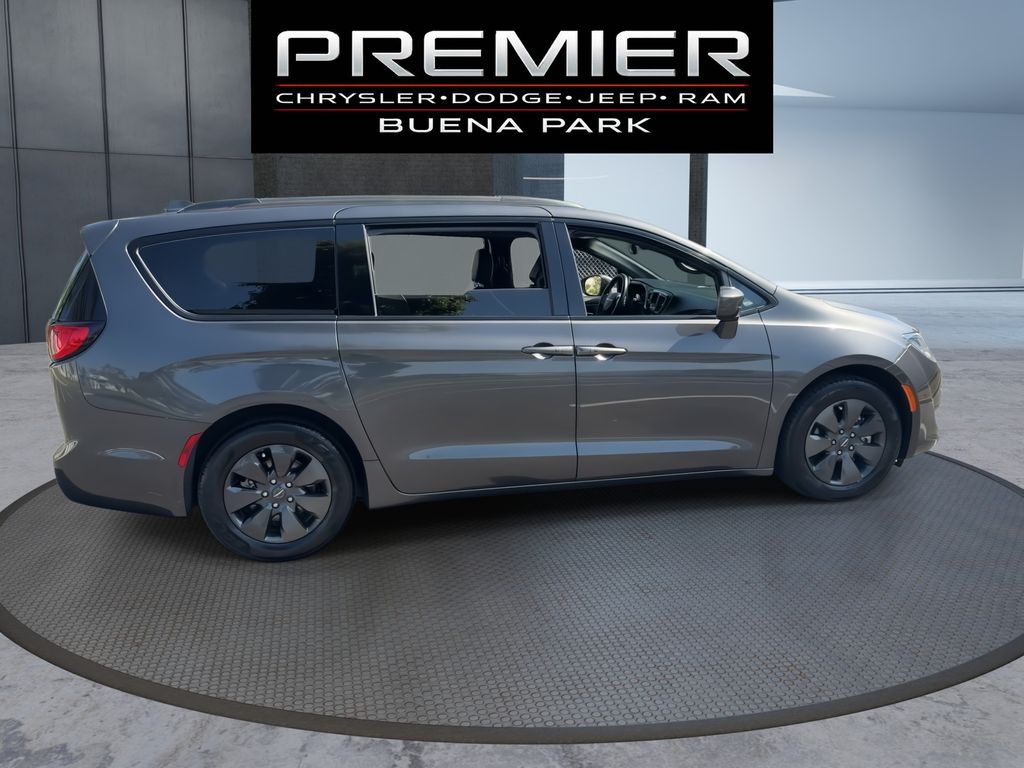 Used 2020 Chrysler Pacifica - photo 11