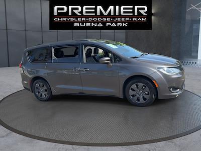 Used 2020 Chrysler Pacifica - photo 2