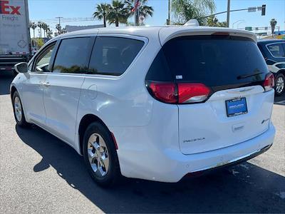 2019 Chrysler Pacifica FWD Minivan for sale #P7827 - photo 2